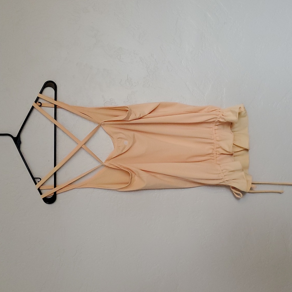 GAP BODY FIT LIGHTWEIGHT EVERYDAY ACTIVE THIN DOUBLE STRAP TANK TOP MEDIUM PEACH